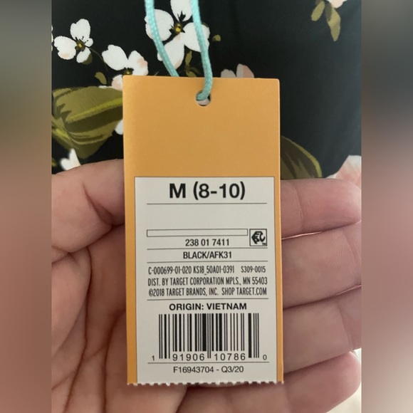 Woman’s bathing suit tankini top - Picture 4 of 4